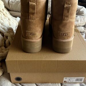 Ugg mini platform